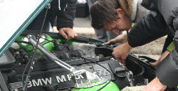 Schnell nochmal am Motor nachsehen