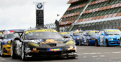 Startaufstellung auf der Grand-Prix-Strecke