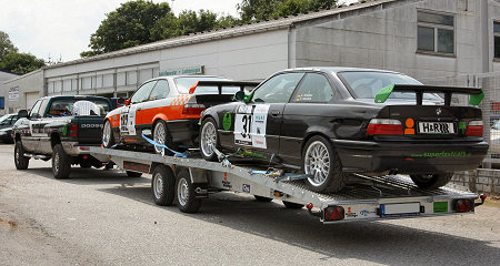 Dodge RAM mit langem Trailer